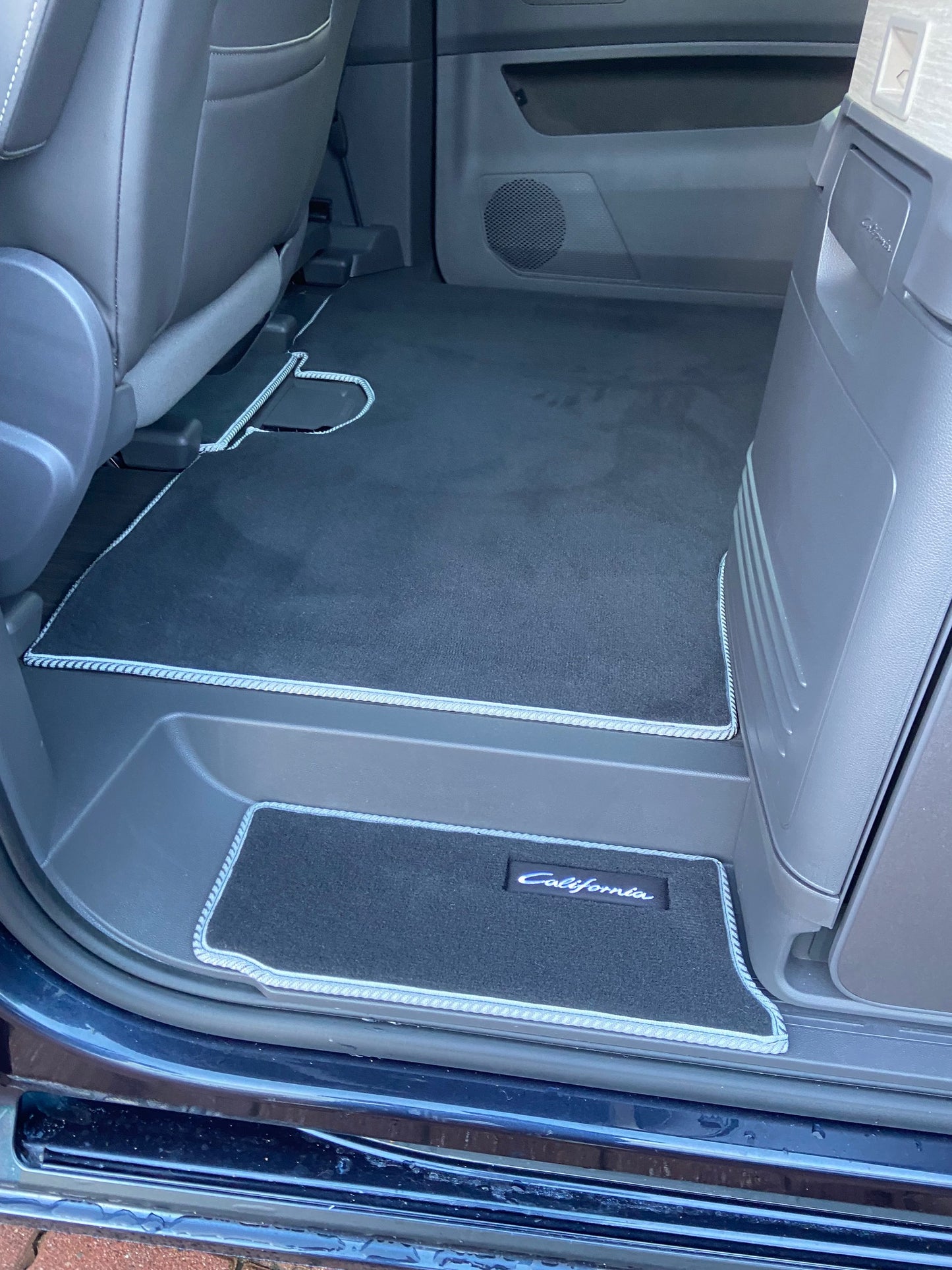 California Ocean 2025- Step set with California logo.