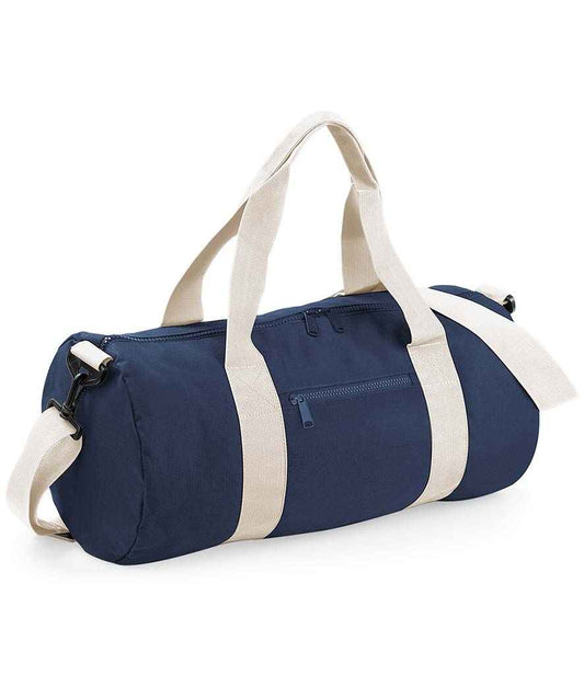 Barrel Bag with embroidered logo.
