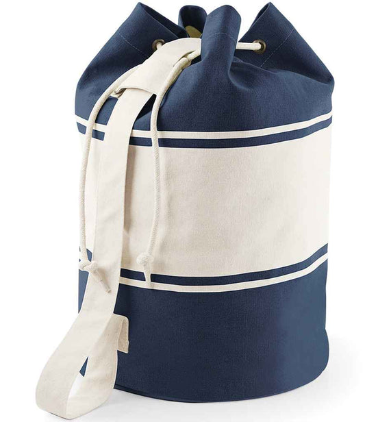 Duffle Bag with embroidered logo.